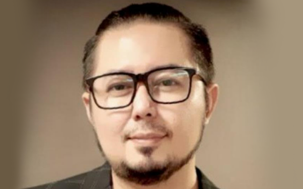 Image default