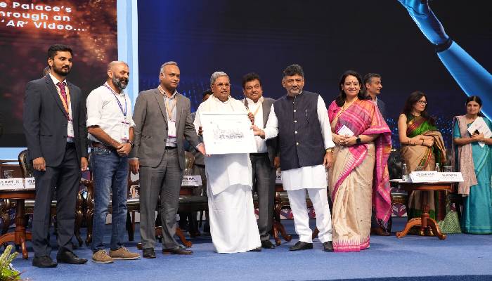 Karnataka Chief Minister Shri Siddaramaiah (Centre) and other dignitaries at the Inaugural of the 26th Bengaluru Tech Summit 2023 today at Bangalore Palace.