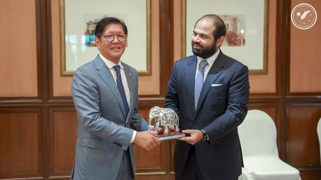 Shom Hinduja, President Alternative Energy & Sustainability at the Hinduja Group, and a Board Member, Gulf Oil Lubricants, and Ashok Leyland, with President Ferdinand Marcos Jr. of the Philippines